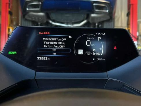 Used 2024 Toyota Prius XLE FWD image 18