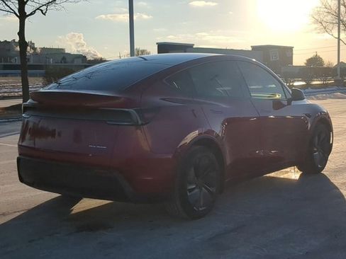 Used 2026 Tesla Model Y AWD image 5