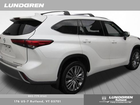 Used 2020 Toyota Highlander Platinum AWD/4WD image 9