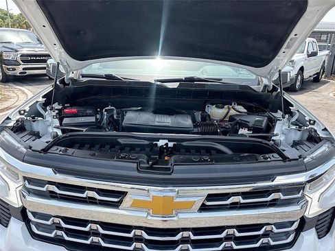Used 2024 Chevrolet Silverado 1500 LTZ w/ LTZ Convenience Package II AWD/4WD image 30
