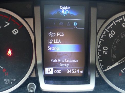 Used 2022 Toyota Tacoma SR5 AWD/4WD image 53