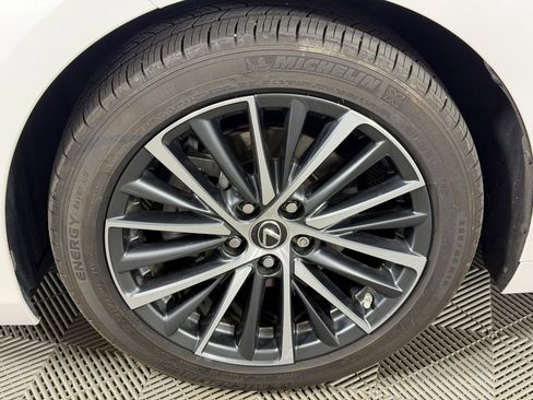 Used 2023 Lexus ES 250 w/ Premium Package AWD/4WD image 12