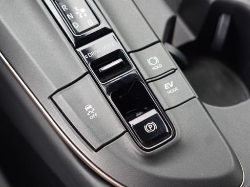 Used 2023 Toyota Crown w/ Advanced Technology Package AWD/4WD image 39