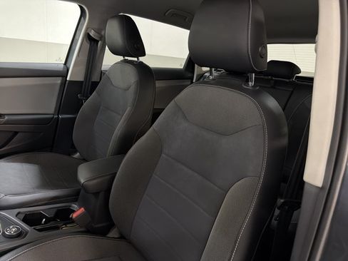 Certified 2022 Volkswagen Taos SE AWD/4WD image 13