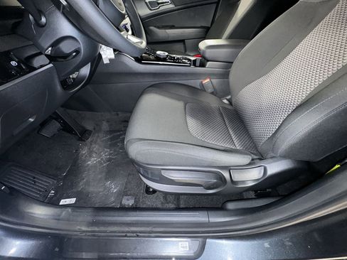 Certified 2025 Kia Sportage LX image 15