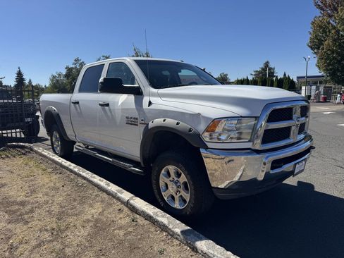 Used 2018 RAM 2500 Tradesman w/ Chrome Appearance Group image 14