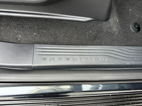 New 2026 Ford Expedition Active image 38