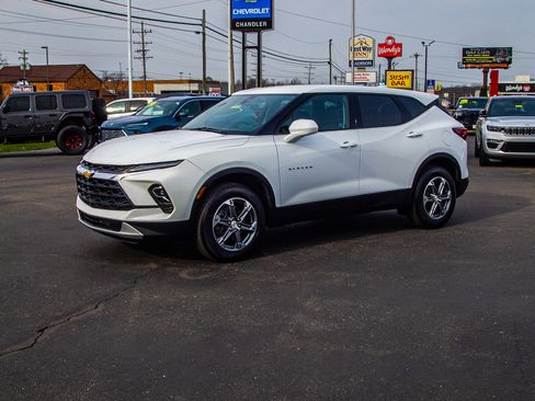 Used 2023 Chevrolet Blazer LT image 3