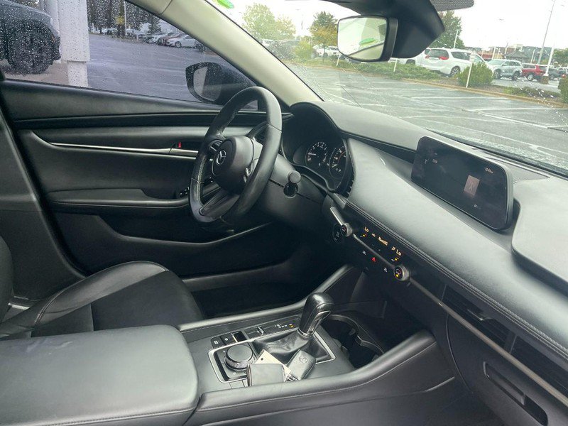 Used 2020 MAZDA MAZDA3 Sedan w/ Select Package FWD image 2