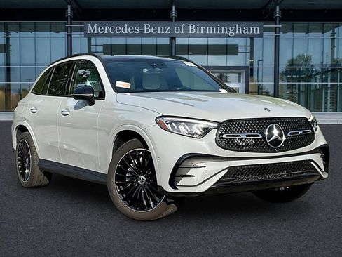 Used 2025 Mercedes-Benz GLC 300 w/ AMG Line image 1