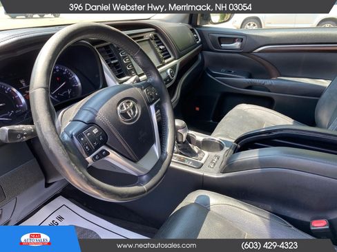 Used 2014 Toyota Highlander Limited Platinum AWD/4WD image 7