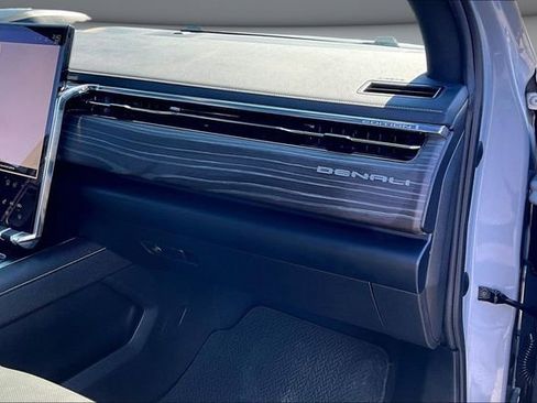 Used 2024 GMC Sierra EV Denali image 27