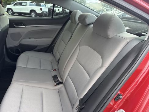 Used 2017 Hyundai Elantra SE FWD image 23