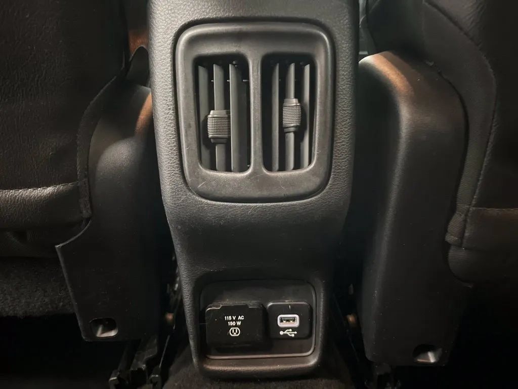 Used 2018 Jeep Compass Latitude w/ Popular Equipment Group AWD/4WD image 27