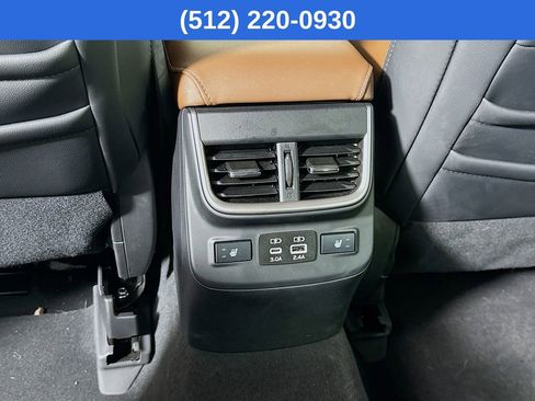 Used 2025 Subaru Outback Touring XT image 31