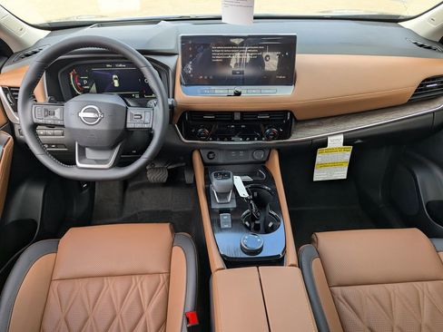 Used 2023 Nissan Rogue SV image 31