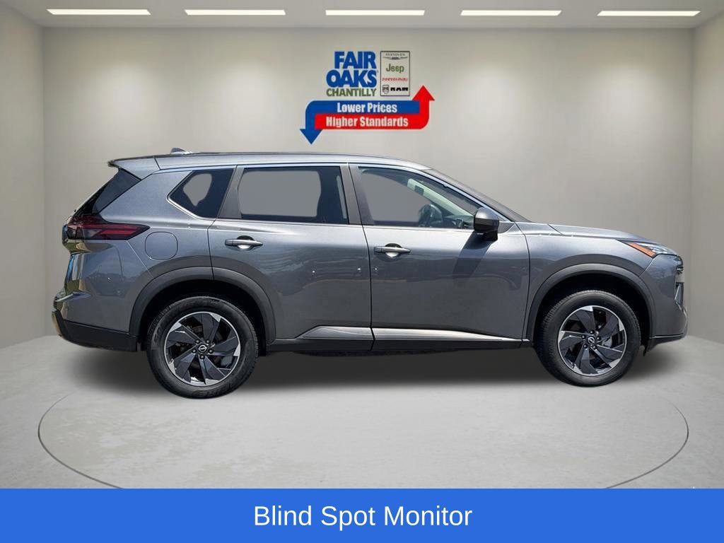 Used 2025 Nissan Rogue SV FWD image 7