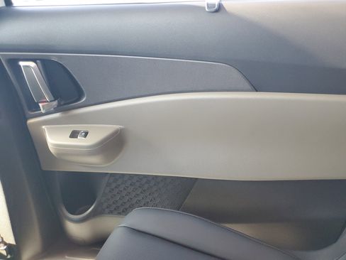 New 2026 Kia Carnival EX image 29