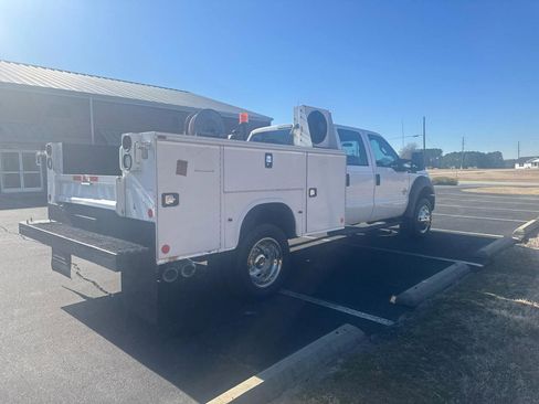 Used 2015 Ford F550 Crew Cab DRW 2WD image 3