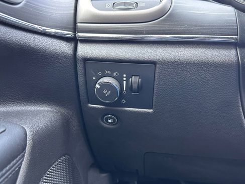 Used 2021 Jeep Grand Cherokee Limited w/ Luxury Group II image 30