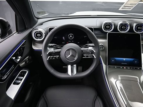 New 2025 Mercedes-Benz GLC 300 GLC 300 image 18