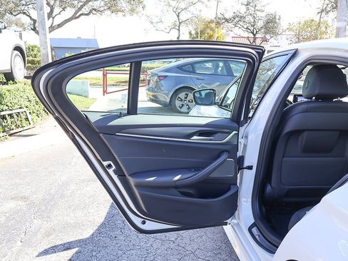 Used 2023 BMW 540i 540i w/ M Sport Package image 27