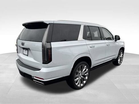 Certified 2026 Cadillac Escalade Luxury w/ LPO, Radiant Package AWD/4WD image 4