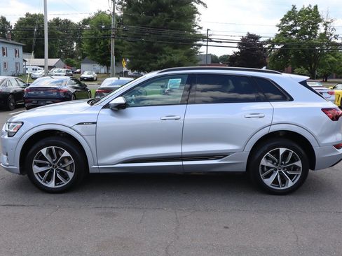 Used 2021 Audi e-tron Premium Plus w/ Premium Plus Package AWD/4WD image 8