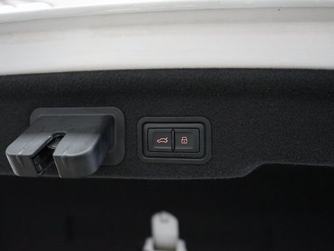 Used 2015 Audi A8 L 4.0T image 63