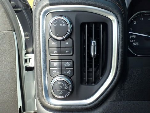 Used 2021 GMC Sierra 1500 AT4 w/ AT4 Preferred Package AWD/4WD image 17