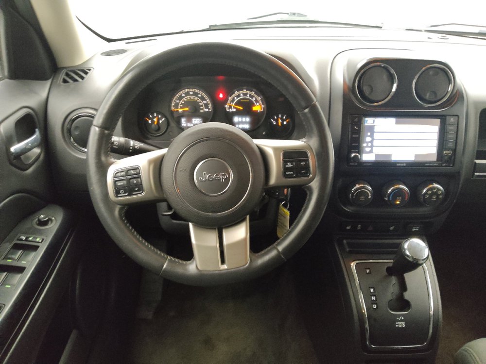 Used 2016 Jeep Patriot Latitude AWD/4WD image 22