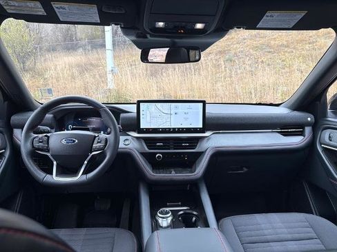 Certified 2025 Ford Explorer ST-Line w/ Premium Package image 19