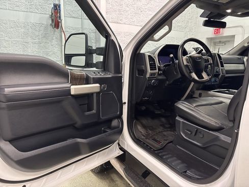 Used 2020 Ford F350 Lariat w/ Lariat Ultimate Package image 14