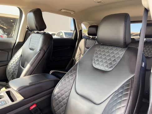 Used 2023 Ford Edge Titanium AWD/4WD image 10