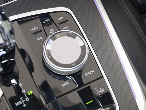 Used 2022 BMW X7 M50i image 36