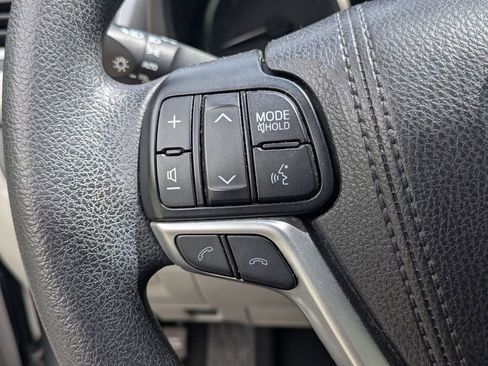 Used 2017 Toyota Highlander LE FWD image 20