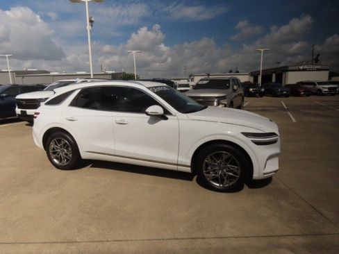Used 2025 Genesis GV70 2.5T AWD/4WD image 6