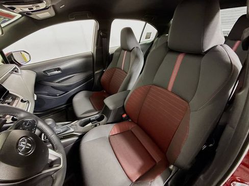 Used 2026 Toyota Corolla SE w/ SE Package FWD image 5