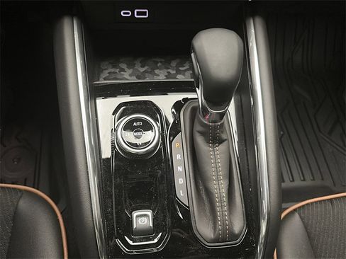 Used 2026 GMC Canyon AT4 image 18