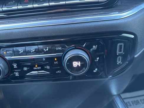 Used 2022 Chevrolet Silverado 1500 LTZ w/ Z71 Off-Road Package image 24