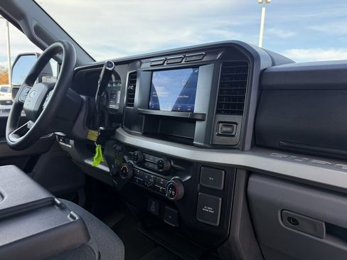 Used 2024 Ford F250 XLT image 33