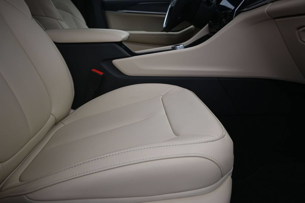 Used 2025 Jeep Grand Cherokee Limited RWD image 25