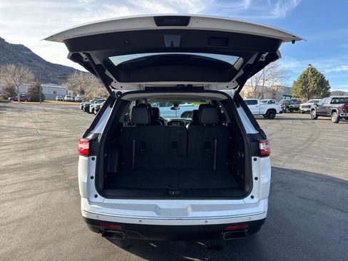 Used 2018 Chevrolet Traverse Premier image 11