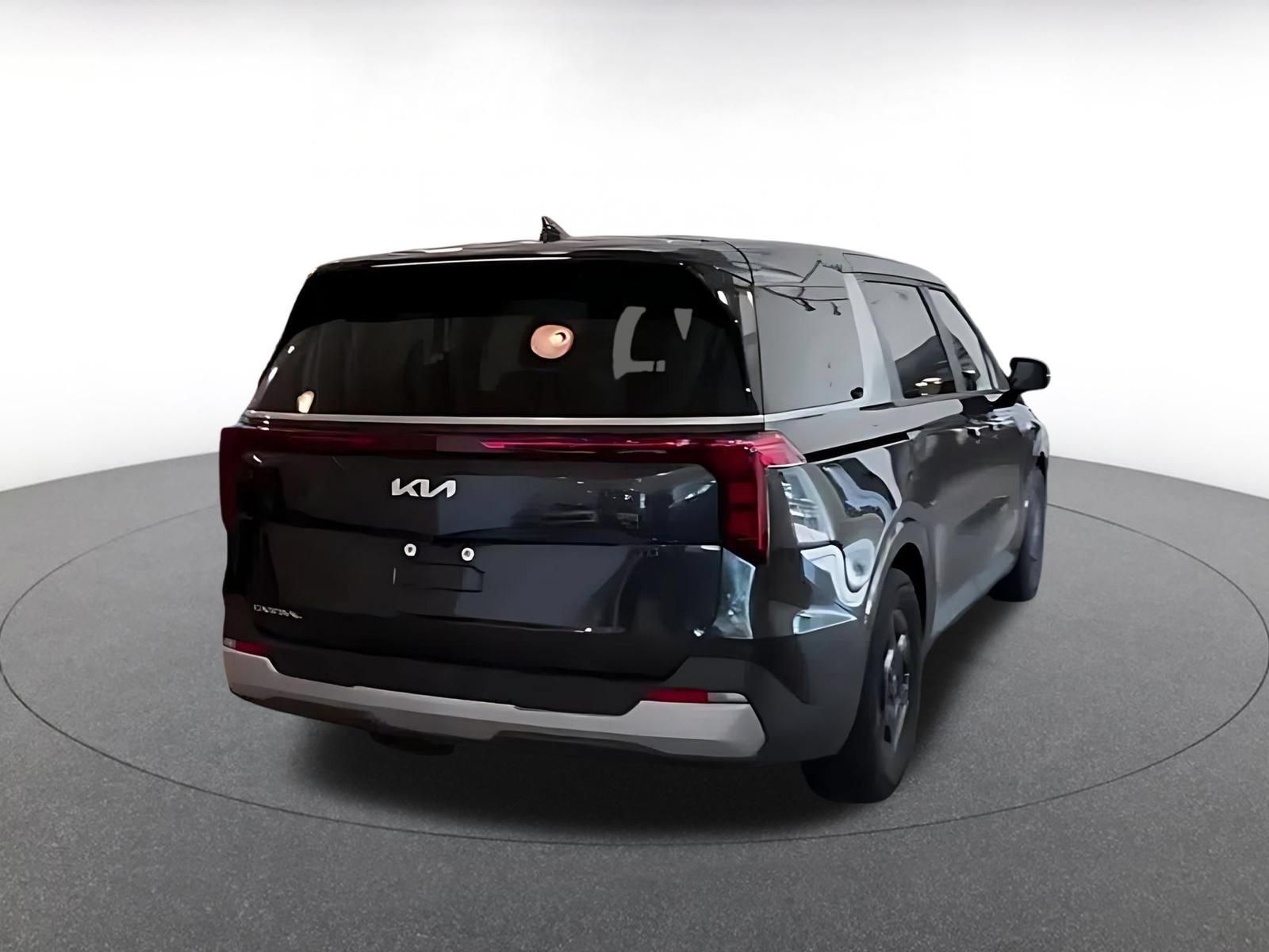 Used 2026 Kia Carnival FWD image 13