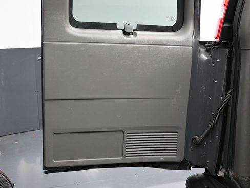 Used 2017 Chevrolet Express 3500 LT w/ LT Preferred Equipment Group image 36