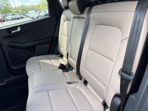 Used 2022 Ford Escape Titanium w/ Class II Trailer Tow Package image 26