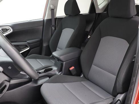 Used 2024 Kia Soul LX w/ Option Group 015 image 16