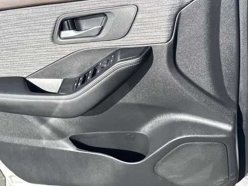 Certified 2023 Nissan Rogue SV image 25