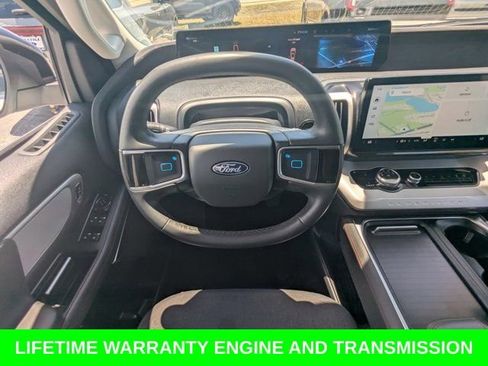 Used 2025 Ford Expedition Active RWD image 18