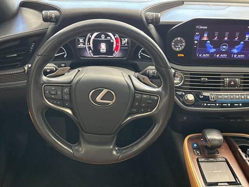 Used 2021 Lexus LS 500 w/ Accessory Package (Z1) RWD image 13